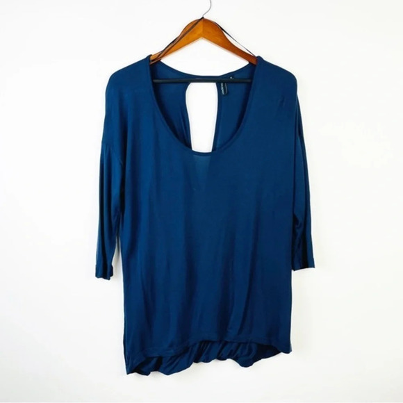 CYNTHIA ROWLEY Blue 3/4 SLeeve Open Back Top Medium - Picture 4 of 5